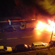 Photo d'une voiture incendiée