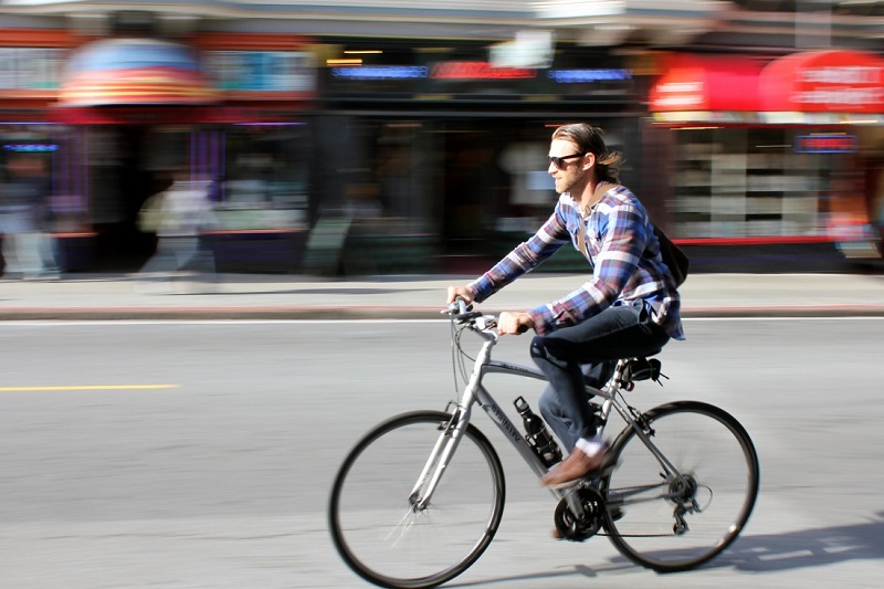 Un permis à points pour vélos, une idée évoquée par Blache