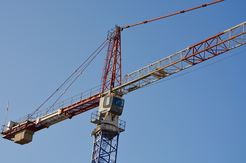 Une jeune femme a perdu sa vie en essayant de prendre un selfie sur une grue à Lyon !