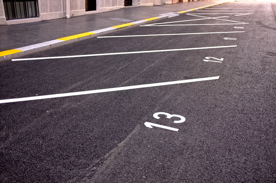 Lyon : Un plombier attaqué à car il a gardé une place de parking !